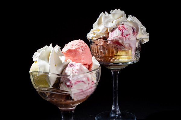 Ice cream portion (3 scoops of your choice) with whipped cream